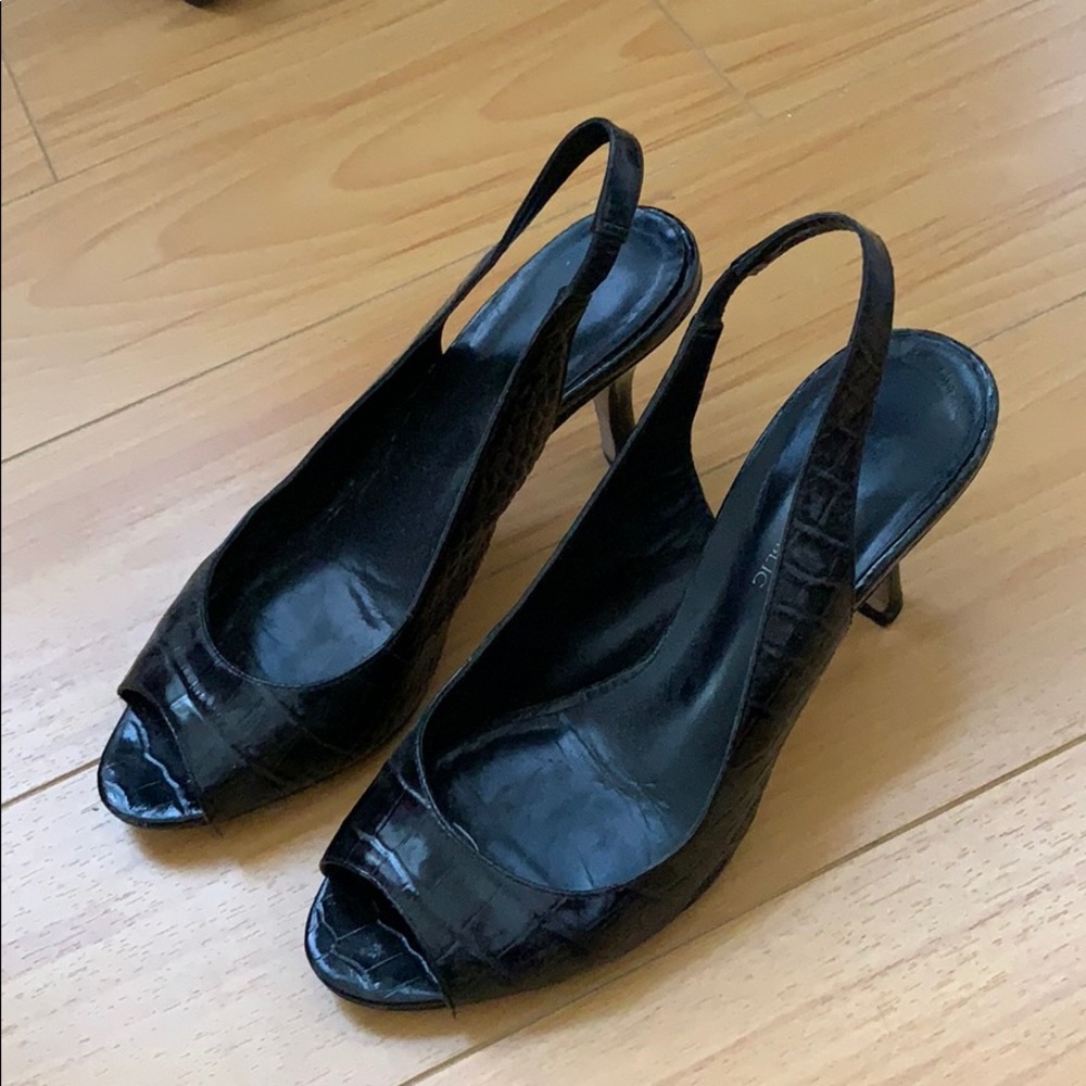 Banana republic black sling back heels 5 patent